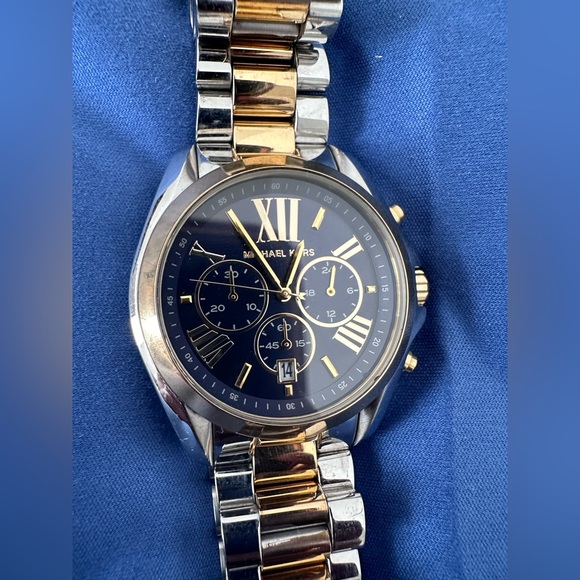 Oversized Bradshaw Two-Tone Watch - Picture 5 of 7